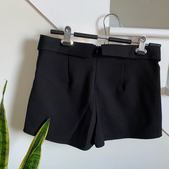 Zara Envelope Skirt - Picture 2 of 4